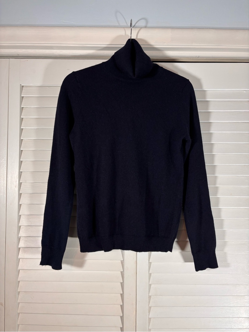 UNIQLO Women’s 100% Cashmere Turtleneck Sweater Small Navy Blue